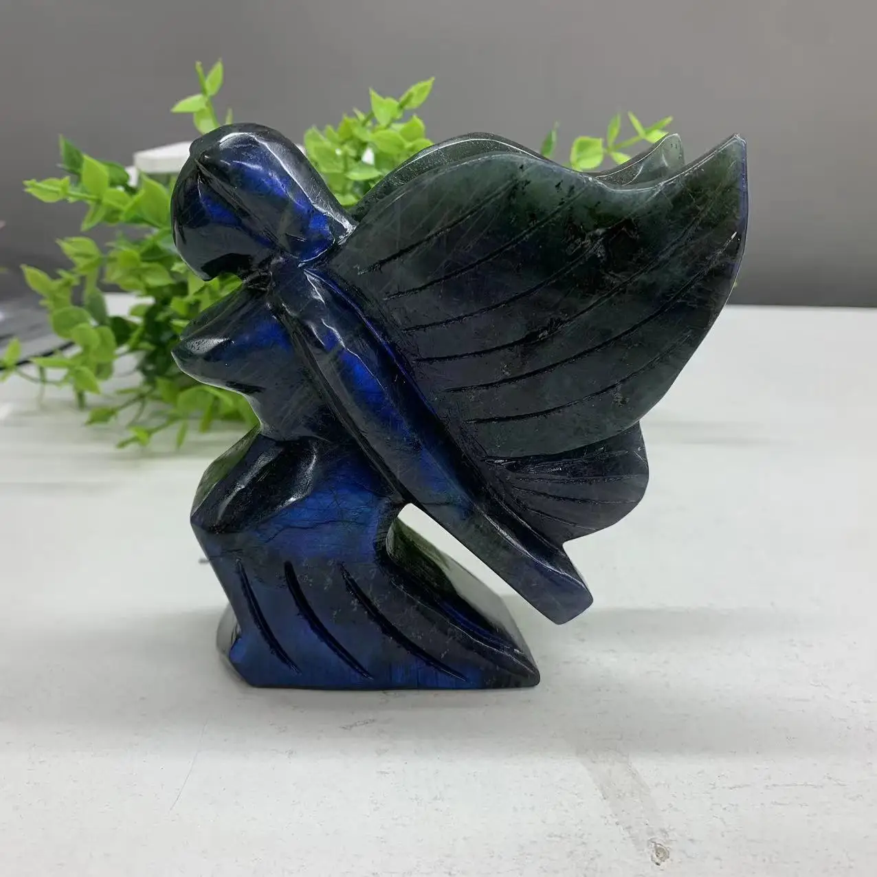 New Design High Quality Nature Crystal  Blue Flash Labradorite Angle Caving For Decoration