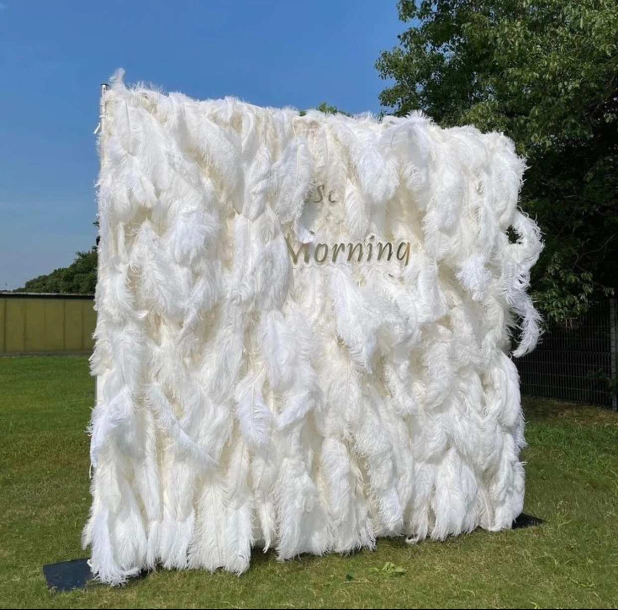 Free Shipping 15--20cm Pink White Ostrich Feather Wedding Baby Birthday Flower Wall Panel backdrop For Party Decoration