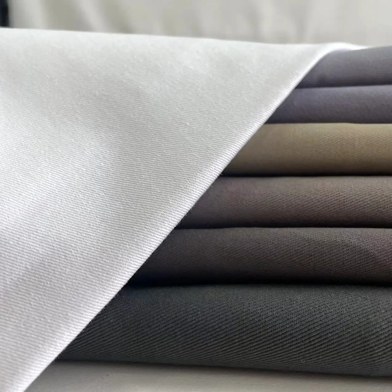 High Quality 235GSM Cotton Twill Fabric All Cotton Woven Heavyweight Customizable Density for Workwear and Garments