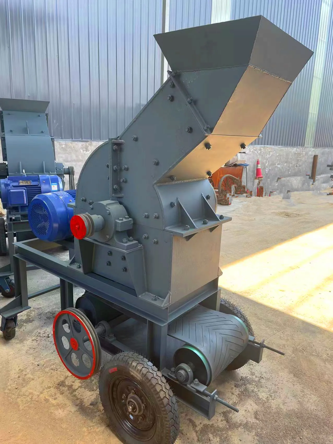 Small Portable Mobile PC200X300 Diesel Hammer Crusher Price, Mini Limestone Gold Ore Coal Hammer Mill Crusher With Motor