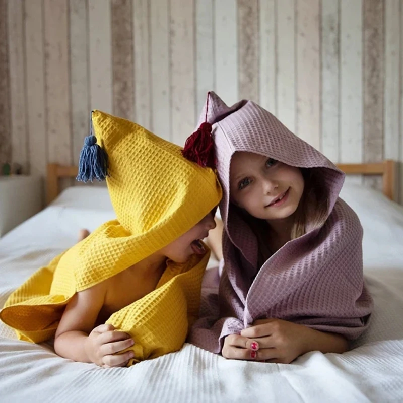 China Wholesale Mildream Custom Organic Waffle Baby Hooded Towel Soft Baby Hood Beach Towel