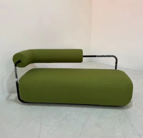 Italian Minimalist Luxury Leisure Sofa Single Extendable Fabric Chair with Creative Design for Modern Villa Balcony Lounge