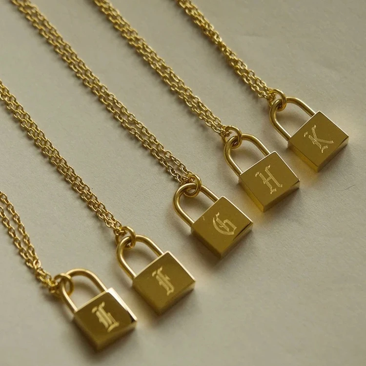 Новая мода замок ожерелье изготовленное на заказ из нержавеющей стали для украшений ручной работы с замком с гравировкой старинные английские буквы подойдет в качестве подарка как для мужчин, так и для женщин