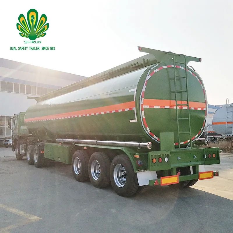 Полуприцеп со специальным резервуаром для транспортировки жидкости, 35 куб.