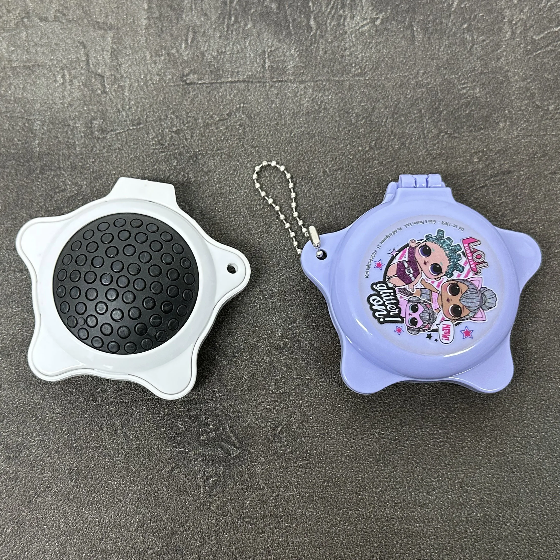 Customized Logo Star Shape Folding Hair Brush with Keychain, Pocket Compact Massage Brush and Mirror