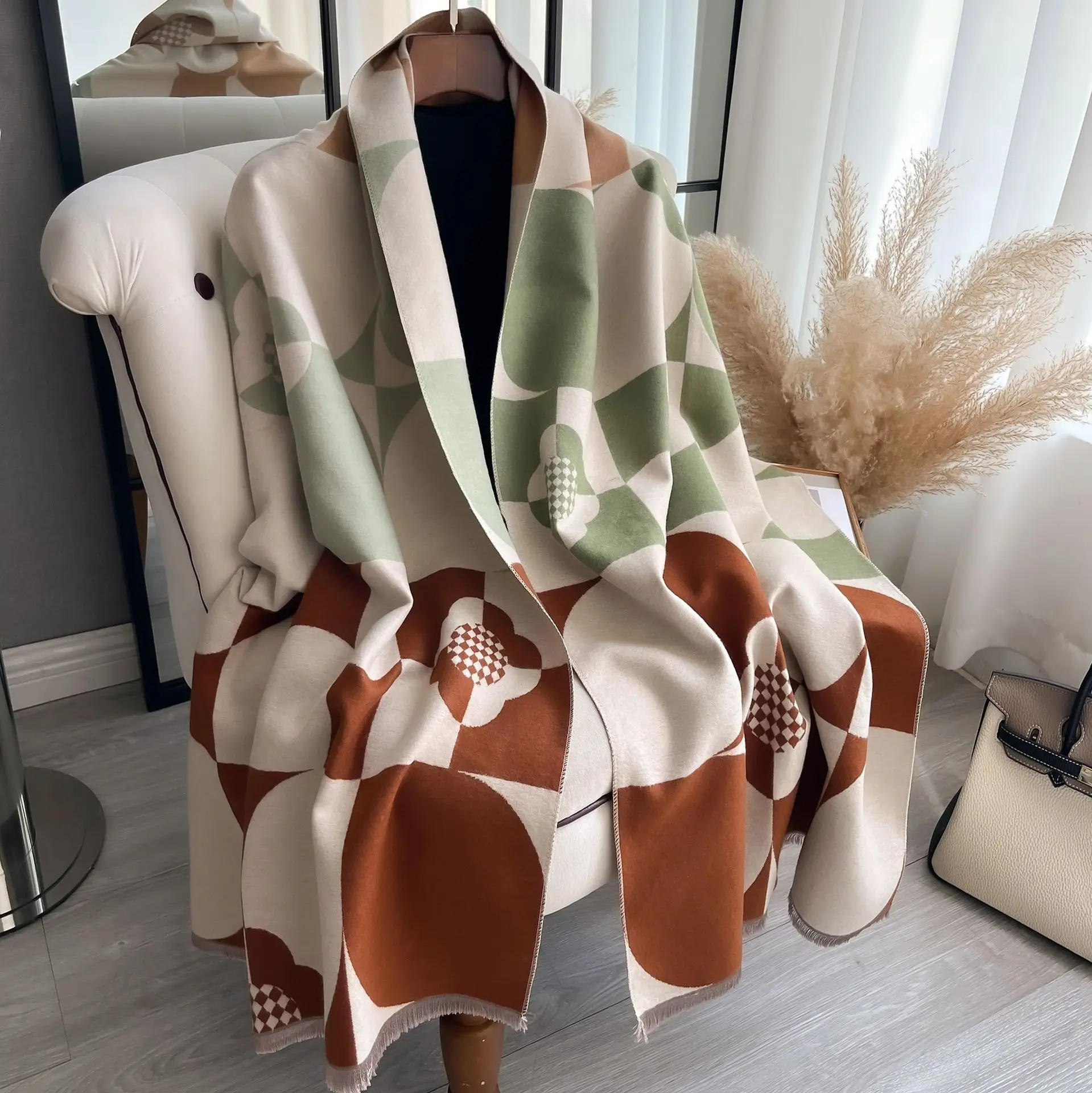 Wholesale Super Soft Autumn Winter  Cashmere Feel Scarf for Women Keeping Warm Neck Long Shawl  Wrap For Women And Girl