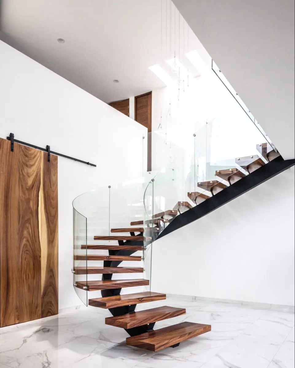 Customized solid wood treads steel stringer indoor staircase interior stairs for villa
