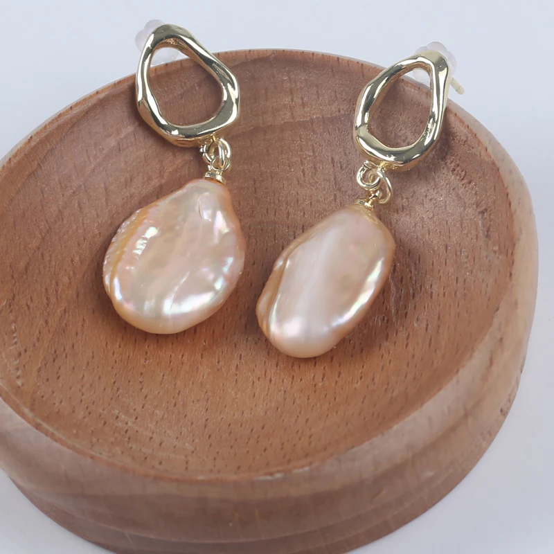 Wholesale Handmade Natural Freshwater Coin Pearl Earring For Ladies
