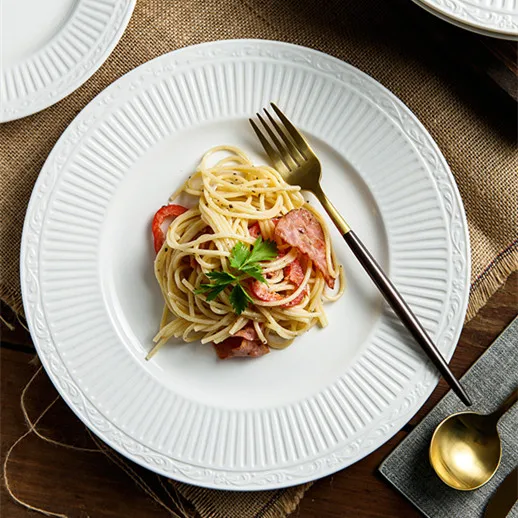 Romantic White Embossed Lace Design Luncheon Serving Italian Ceramic Plate For Wedding Party Porcelain Steak Dinner Plate