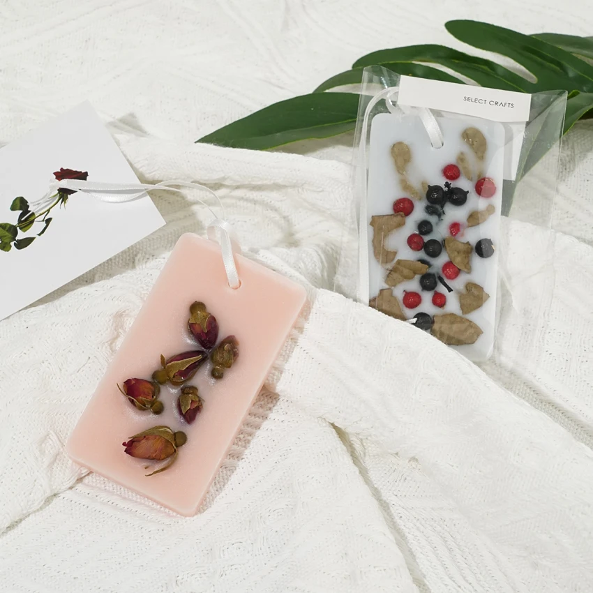 Newest Wholesale Personalized Custom Handmade Dried Flower Home Decor Aroma Hanging Botanical Wax Tablets