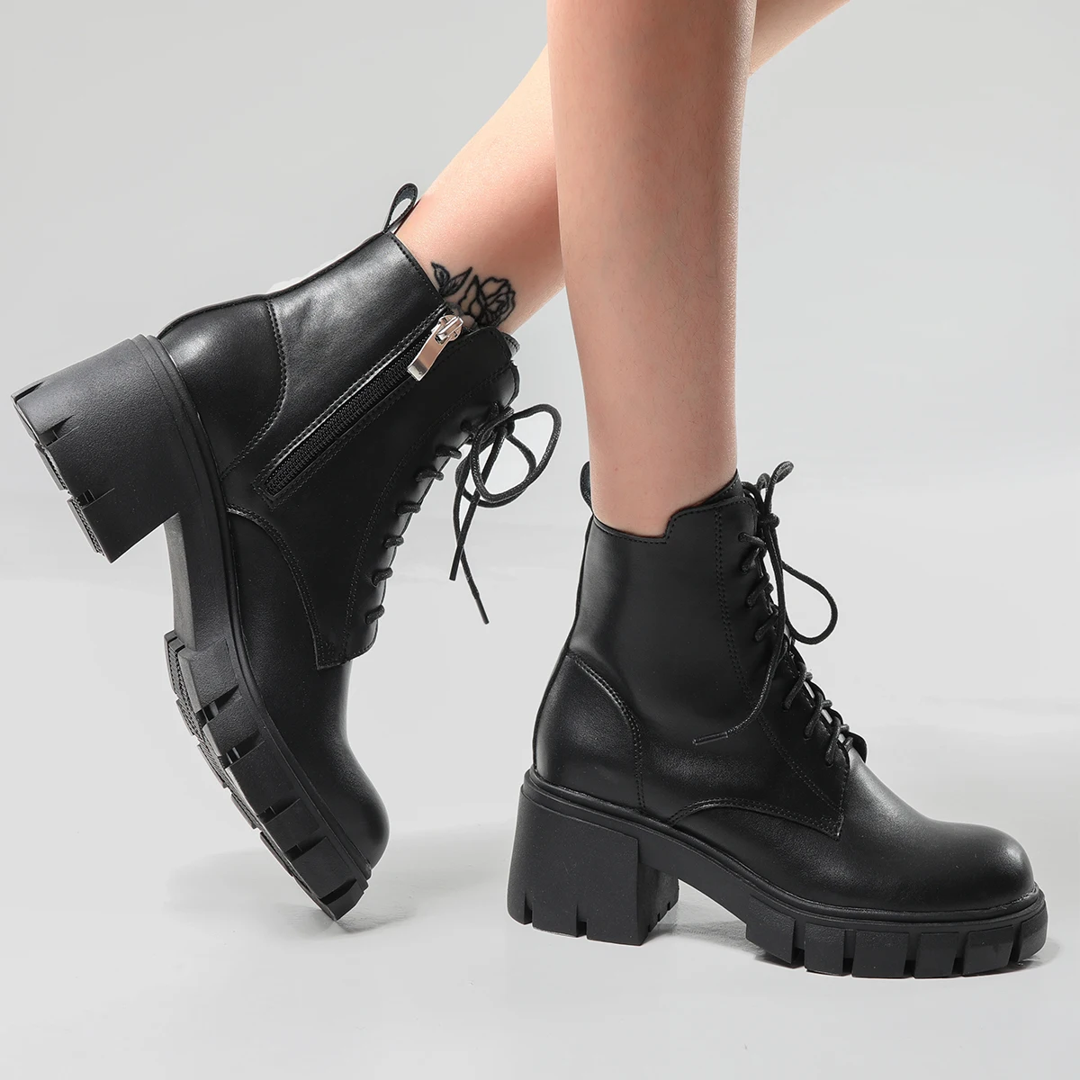 Wholesale Customized High Heel Round Toe Lace-Up fashion Boots Soft Leather Large Size Women Chunky Short Boots For Ladies
