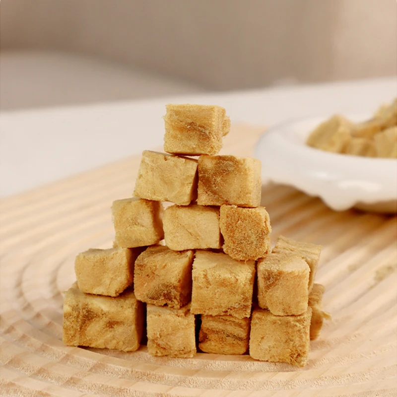 OEM ODM Pet treats and food factory manufacturer Lecithin rich Crunchy FD Salmon Dice dog cat snack