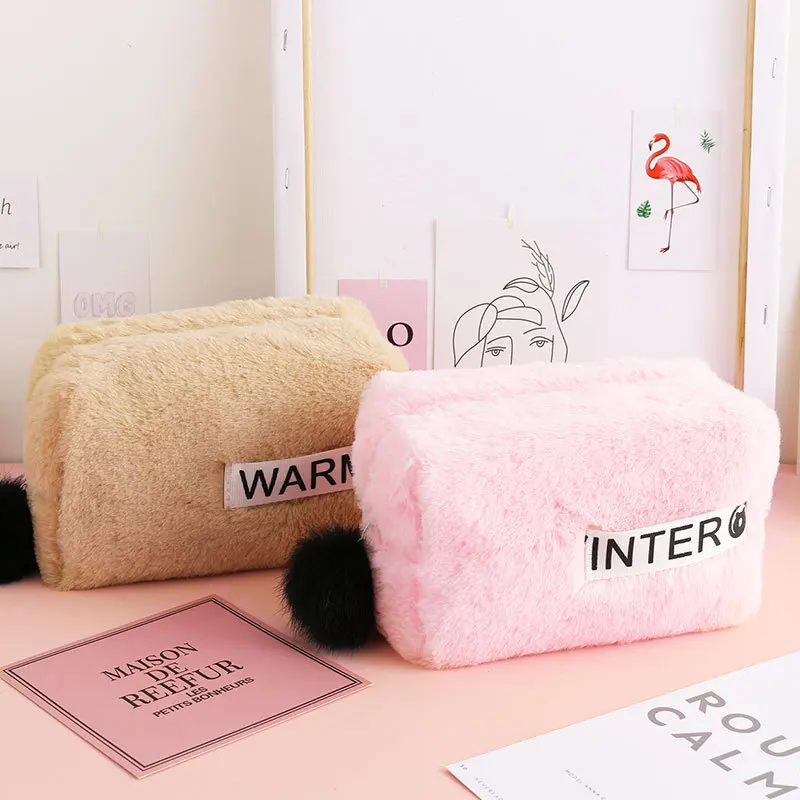 Wholesale Private Label Cute Terry Faux Fur Fuzzy Makeup Bags Sustainable Plush Cosmetic Pouch For Women Organizer Case