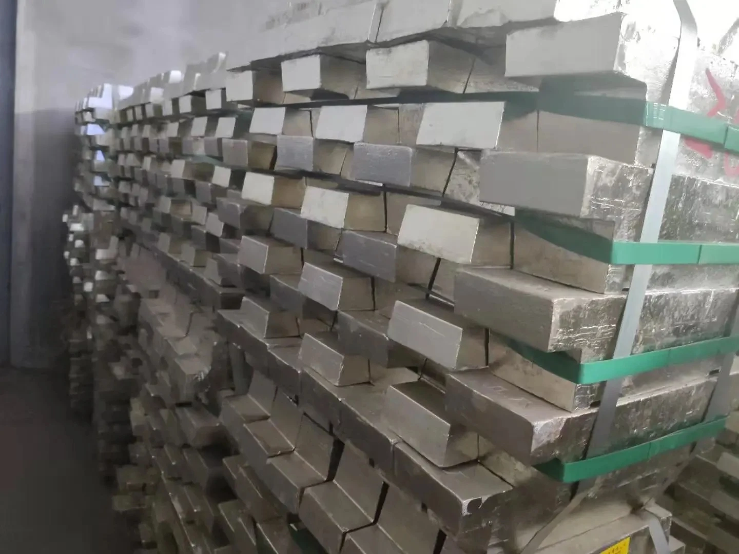 Tin Ingot Manufacturers Sell Tin Ingot 99.9%