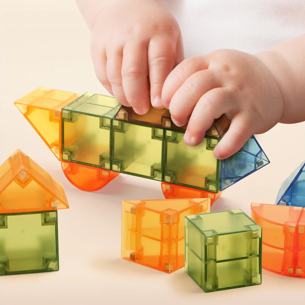 2023 New  Wholesale Educational Construction Plastic Cubes 3d magnetic blocks for kids magnet building tiles