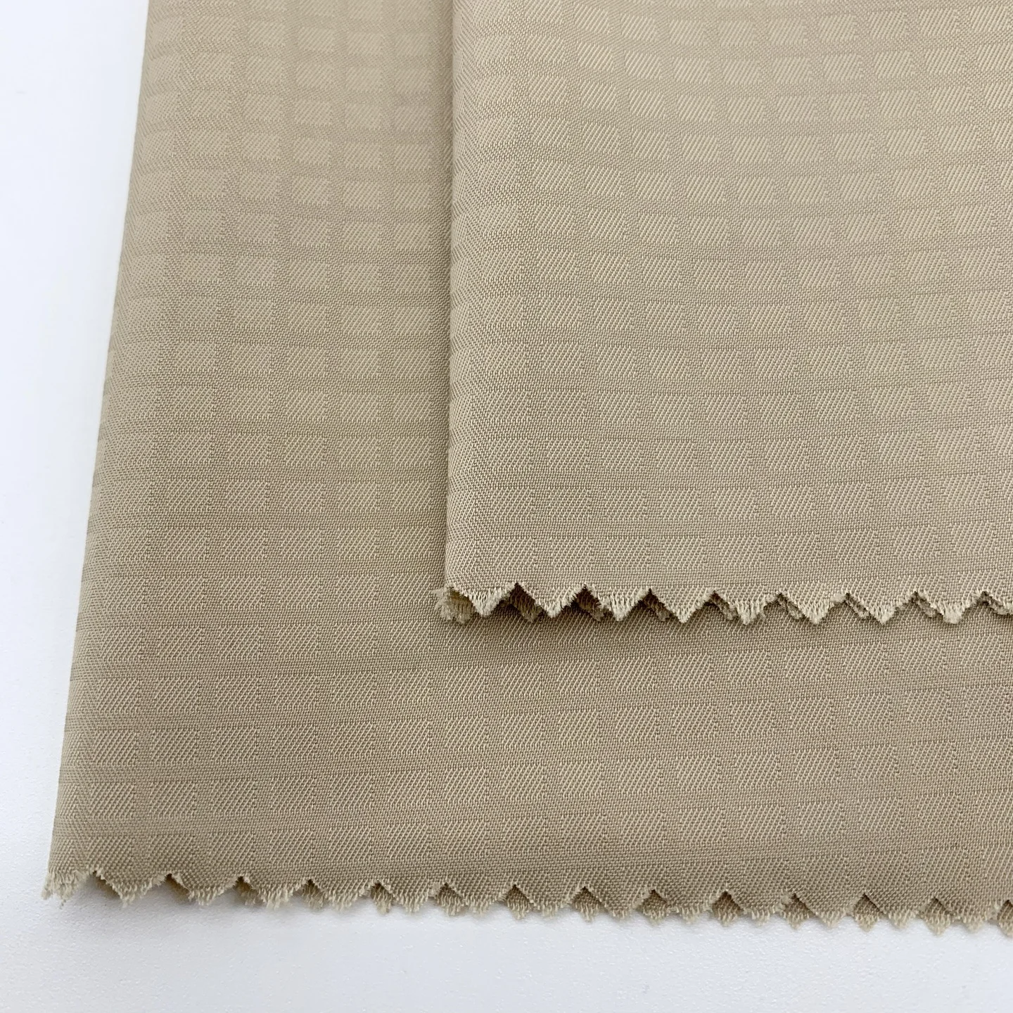 hot selling smooth soft 100%polyester T400 true memory check fabric for coat