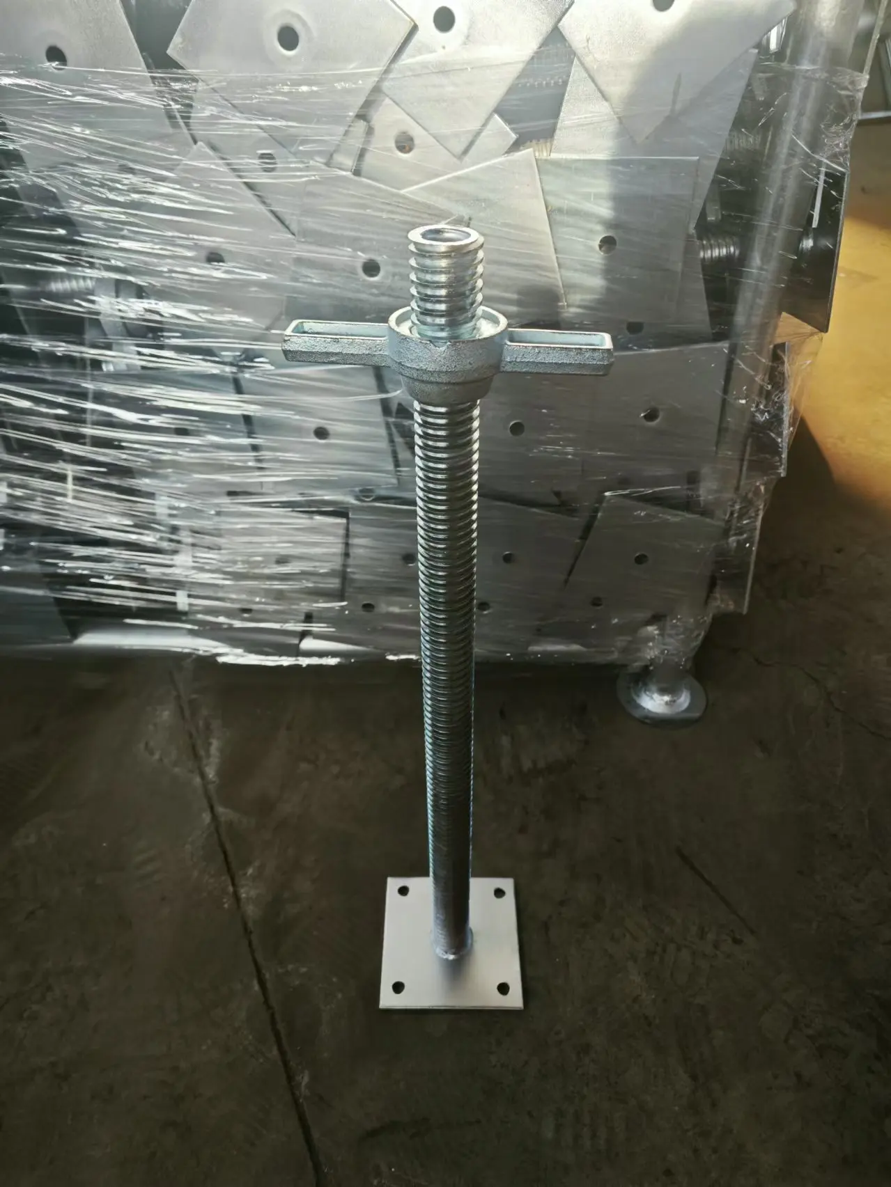 electro galvanized steel screw base jack shuttering jacks used for scaffolding