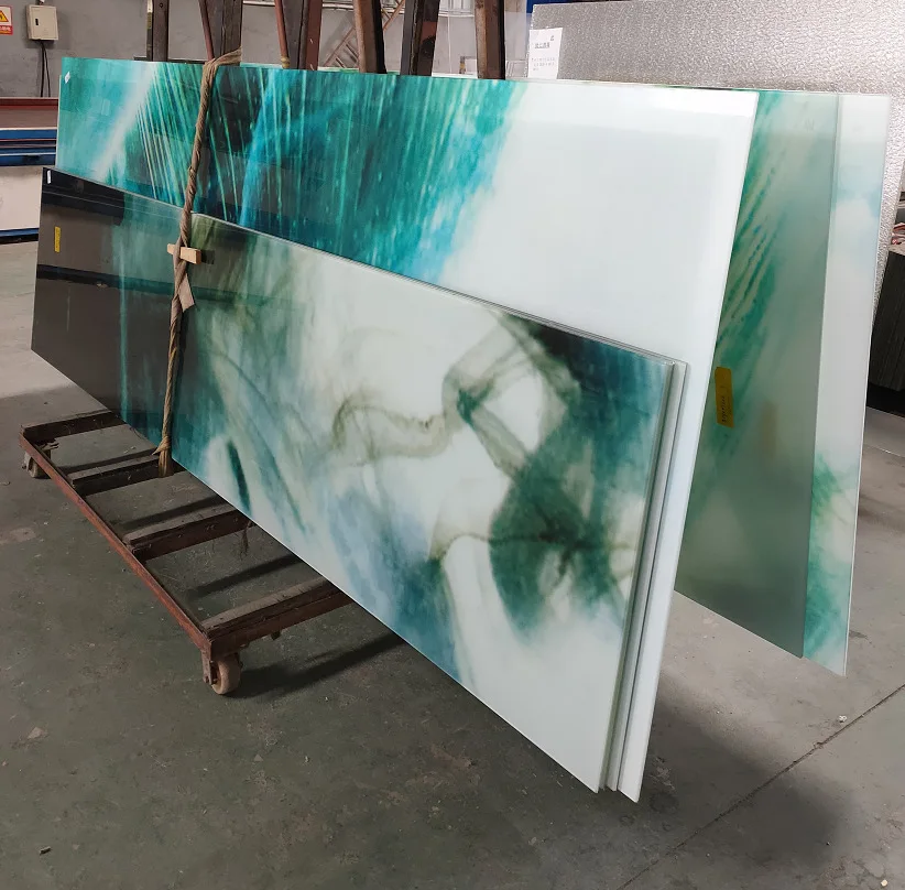 Customized interior decorative 3mm-19mm laminated picture Art glass for partition wall