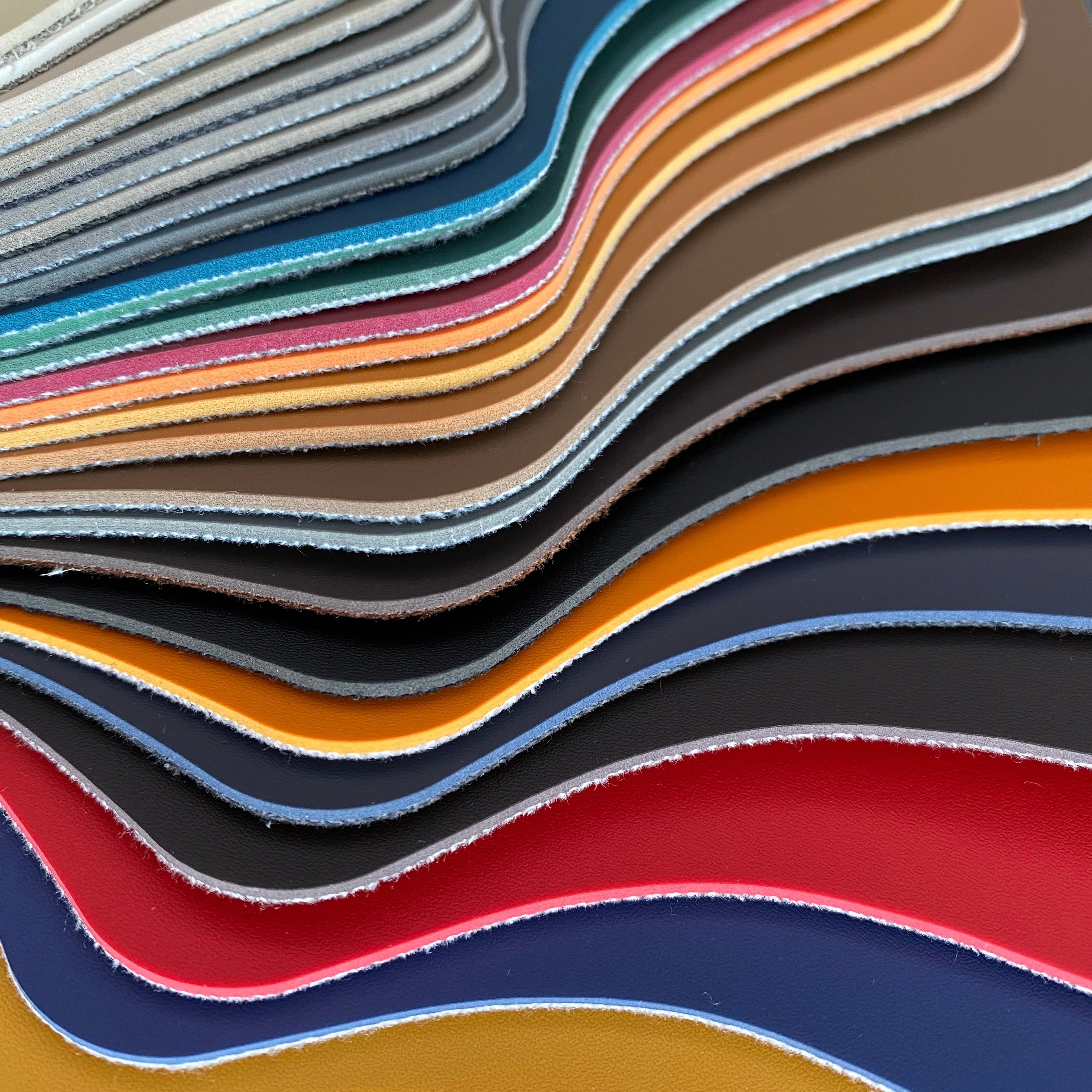 High quantity 1.8mm thickness saddle leather for chair pvc leather for sofa fabric faux leather