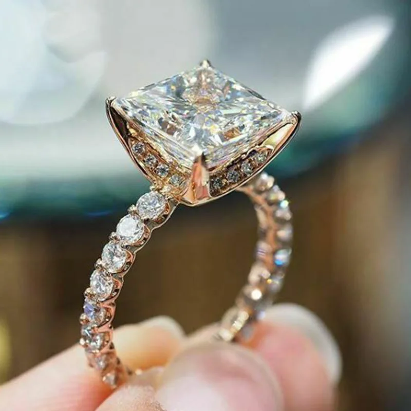 Huitan Wholesale Price Fashion Jewelry Rings for Women Shinny Big Diamond Square Shaped Zirconia Band Yellow Gold Plated Rings