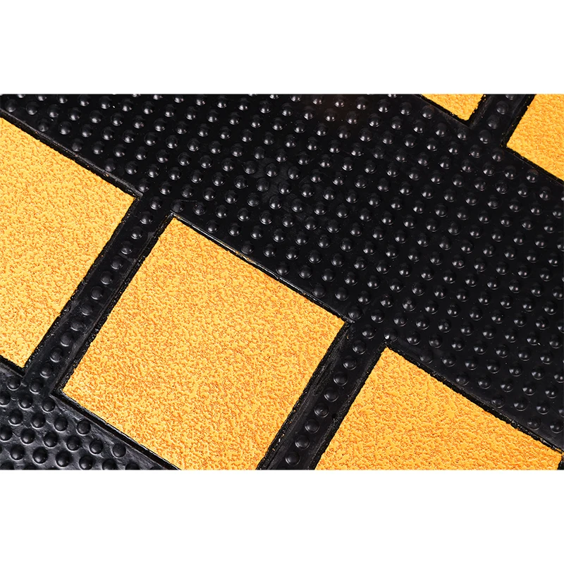 Traffic Recycled Rubber Car Tire Stopper Ramps Curb Speed Bump for Driveways