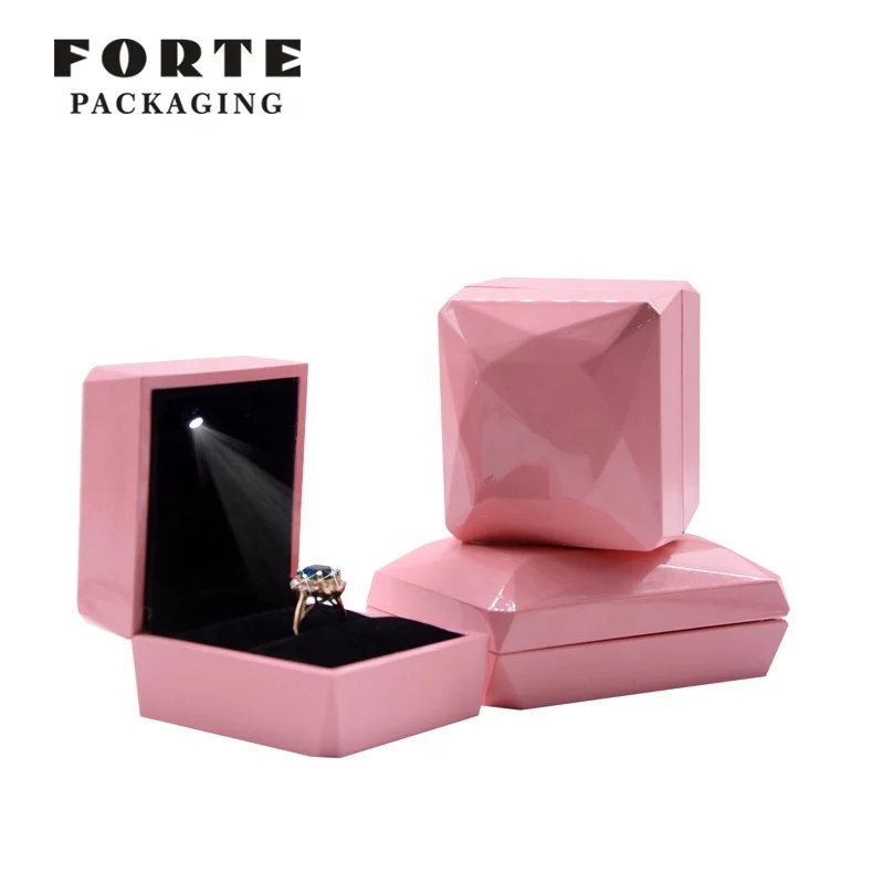 FORTE New Design High Quality Led Light Paint Jewelry Box Packaging Luxury Jewelry Organizer Box Jewelry Gift Box
