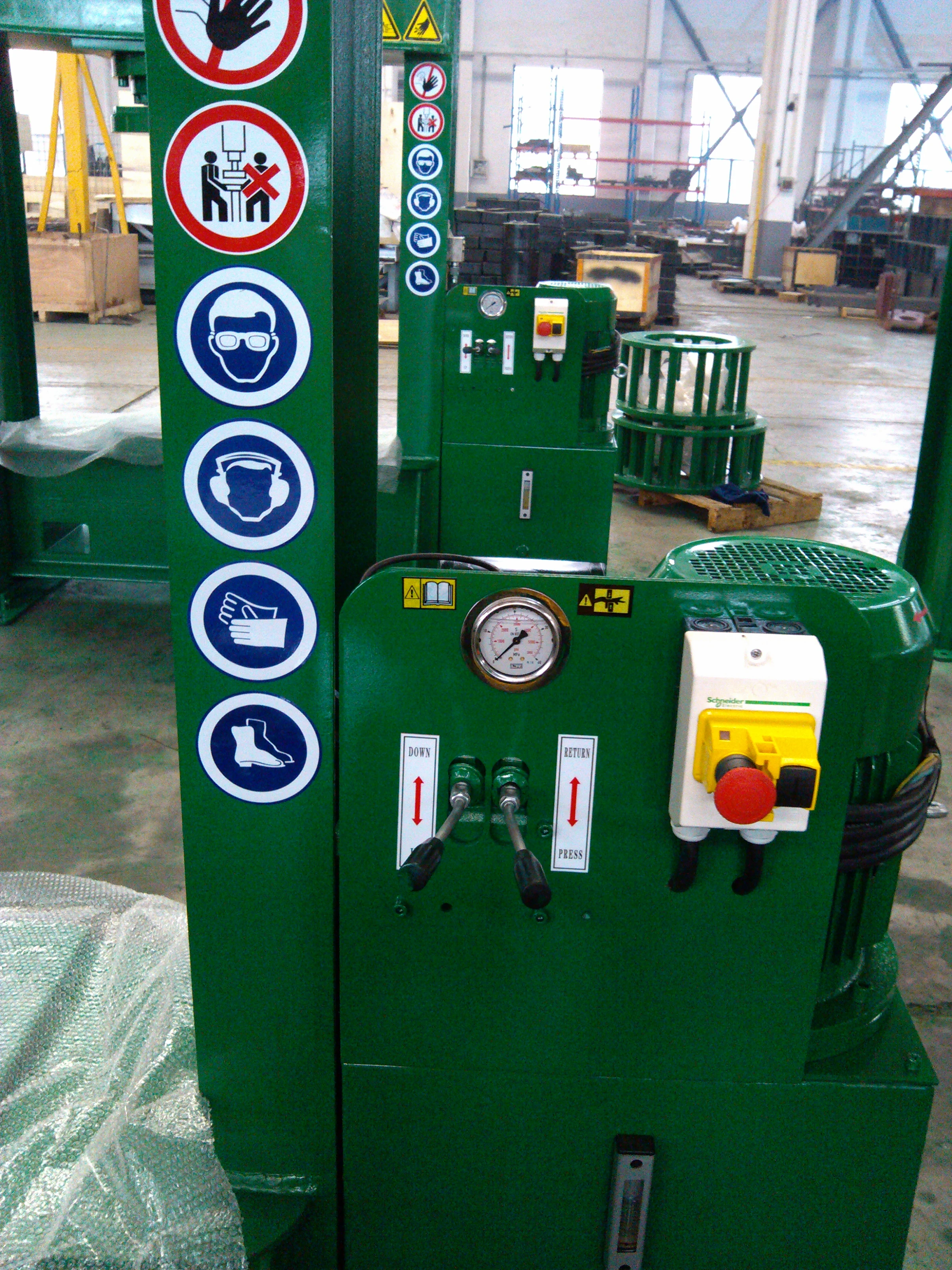  80ton 120ton 160ton 200ton hydraulic solid tyre press tire