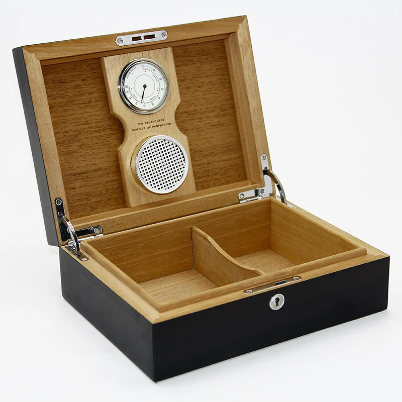  Custom Wholesale Lacquered Luxury Wooden Cigar