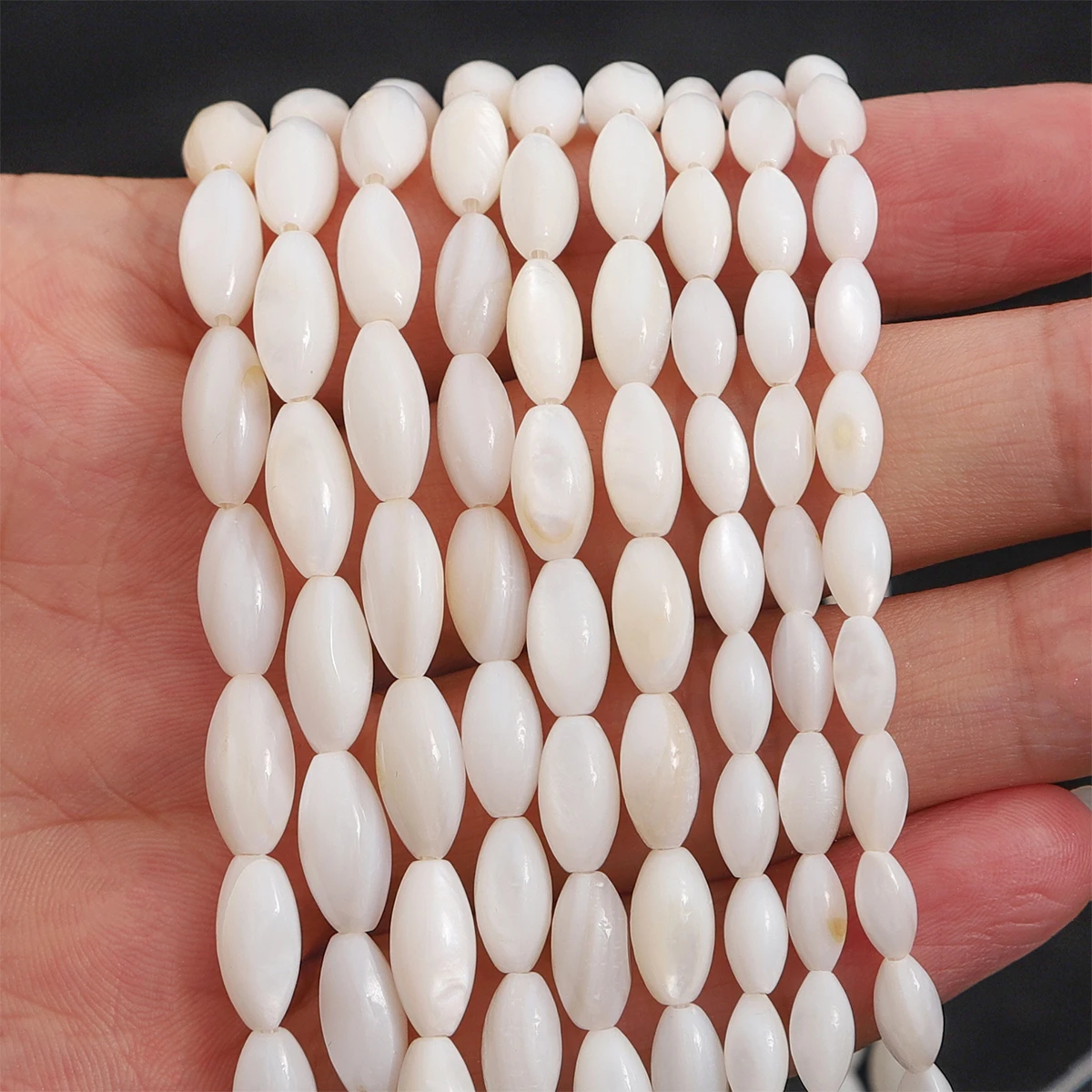 Yiwu Wholesale Loose Beads Fashion Natural Freshwater Shells Beads Oval Beads for Women DIY Bracelet Necklace Making Accessories