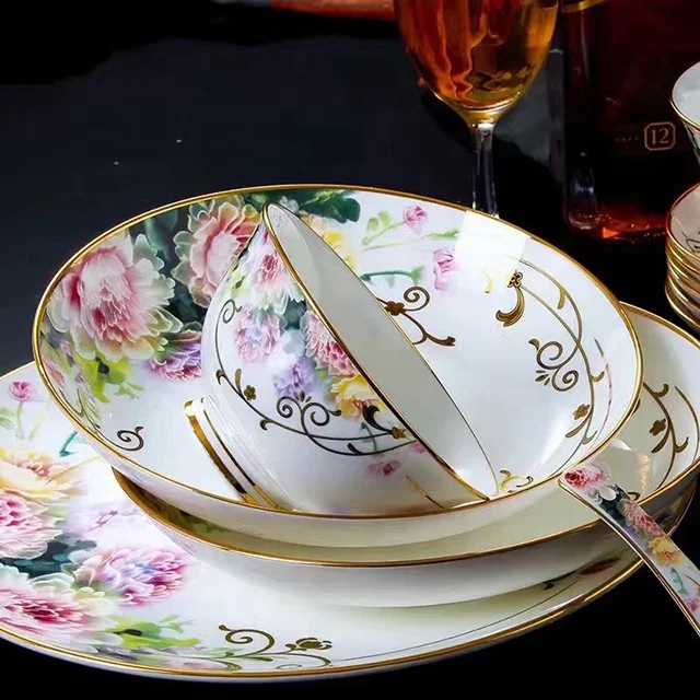Wholesale Russian style round fancy rose bone china 27 pcs 50pcs dinnerware porcelain bowl plate spoon oval platter dinner set