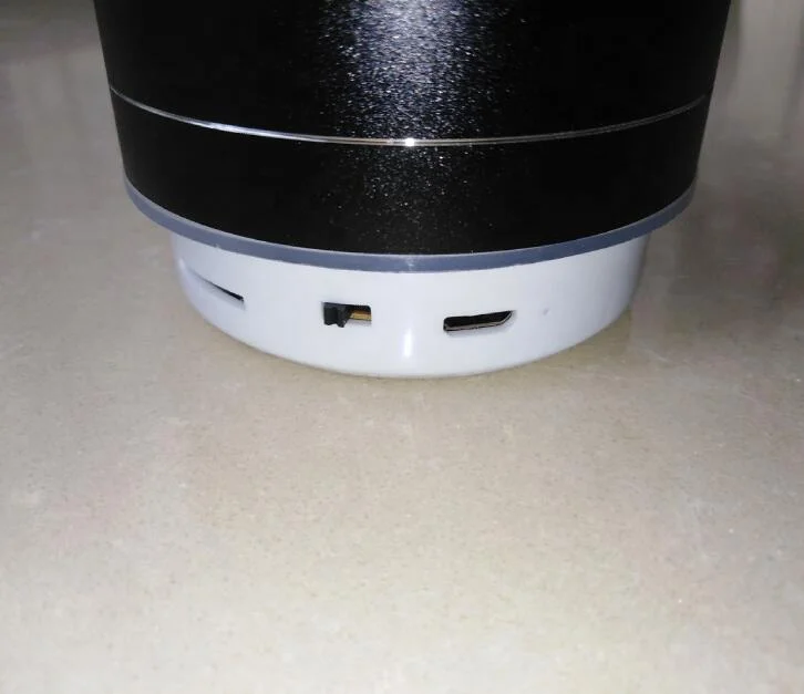 
Circle Shape Special Feature Round Mini Wireless Blue Tooth Speaker 