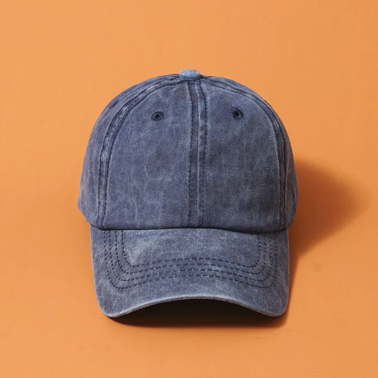 Бейсболка с разноцветными джинсовыми куполами