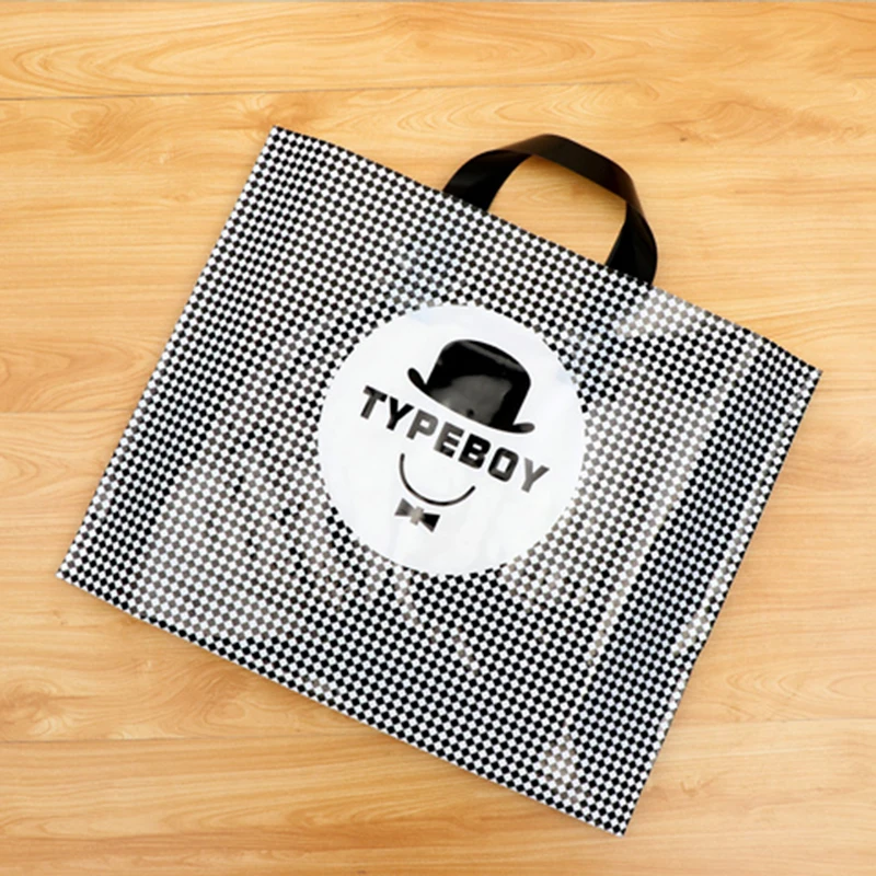 Hot sale Recyclable Plastic Clothes Packaging Shopping Gift Bag with Handles plastic gift bags for parties