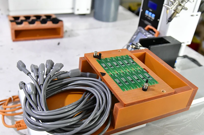 High speed  automatic PCB IC soldering machine/3-axis 4-axis Tin soldering robot machine for soldering Disinfection lamp