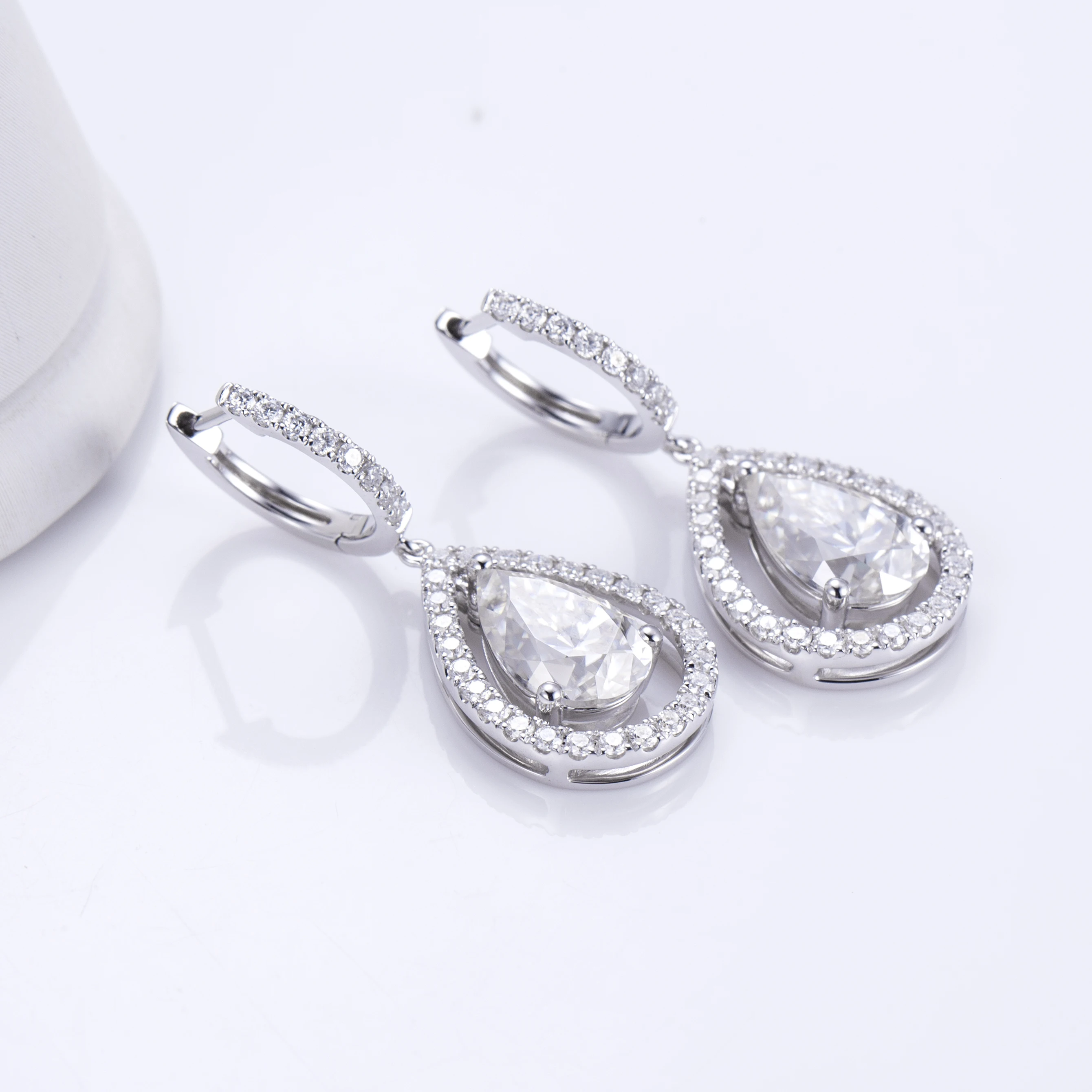 Mishang Jewelry 18K White Gold Pear Brilliant Cut D VVS1 Lab Grown Diamond Drop Earrings Lab Grown Diamond Hoop Earrings