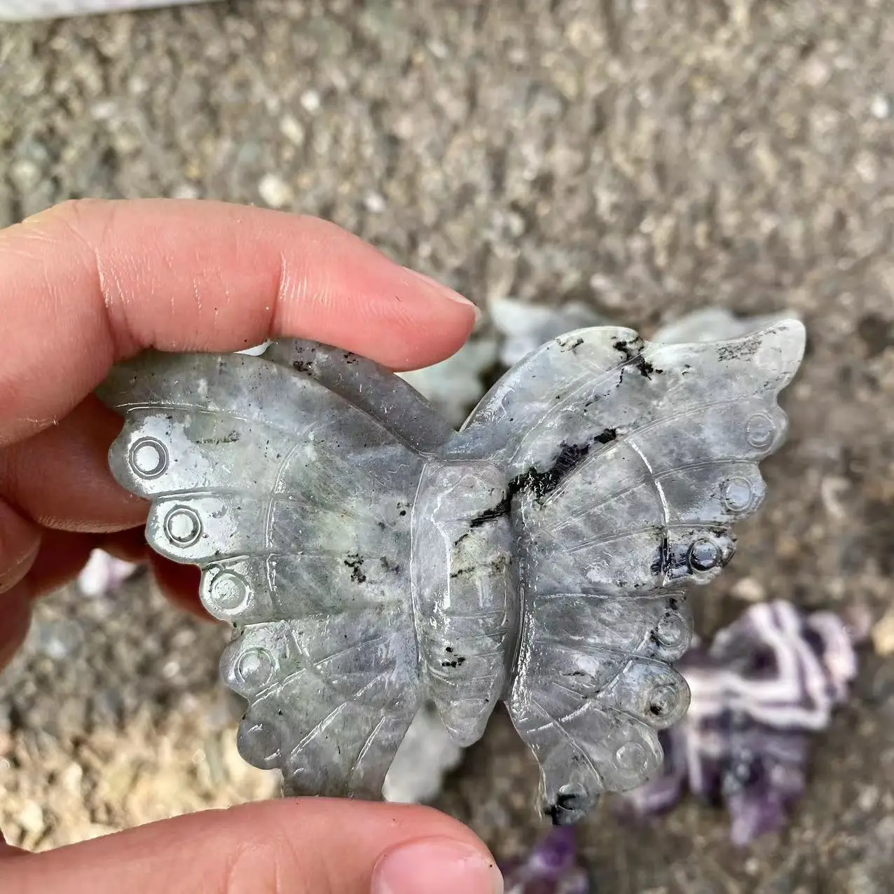 Natural Caved Crystal Stones Butterfly Shape Dream Amethyst Natural Labradorite Butterfly For Decoration