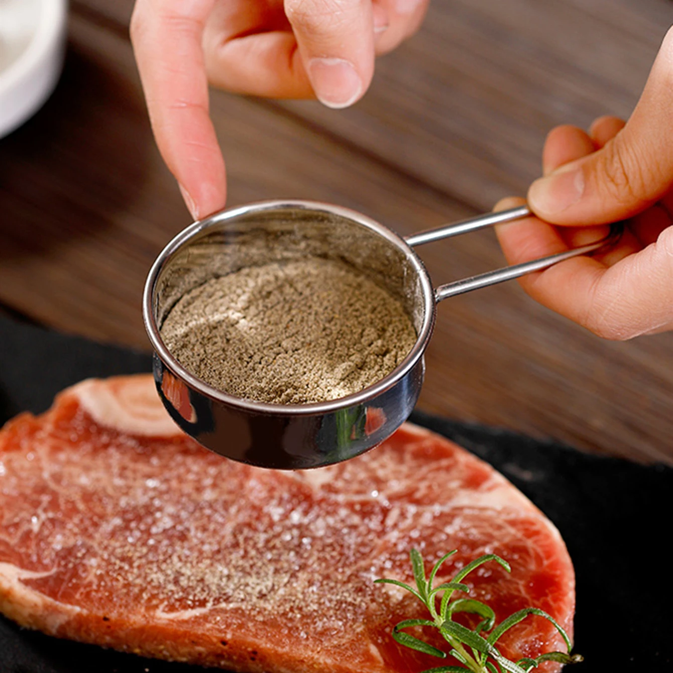 Kitchen baking tools handheld round mini stainless steel mesh sieve flour sifter