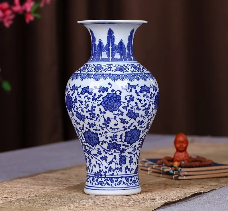 Wholesale Vintage Chinese Style Home Decor Blue And White Porcelain Ceramic Vase