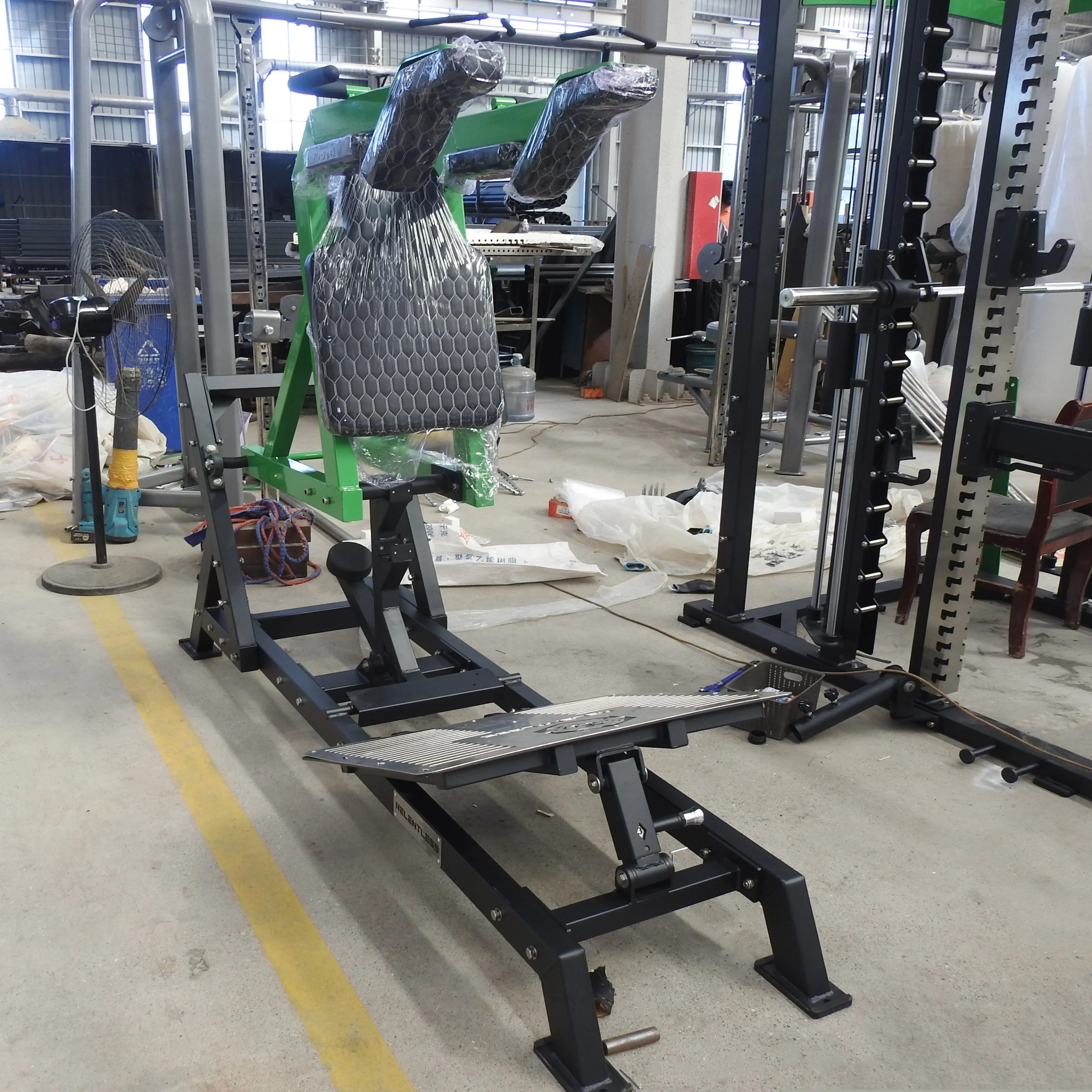 ARSENALL STRENGTH Hammers Strength Best Hack Squat Fitness Machine