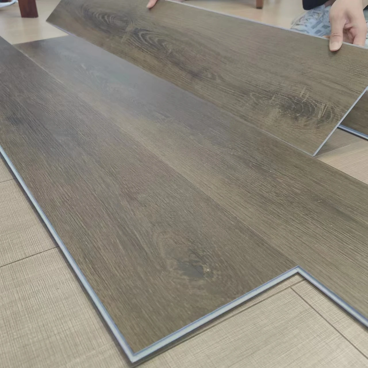 Заводская поставка 4 мм 5 графические индивидуальные жесткие полы с твердым покрытием unilin Click Lock деревянные текстуры виниловые