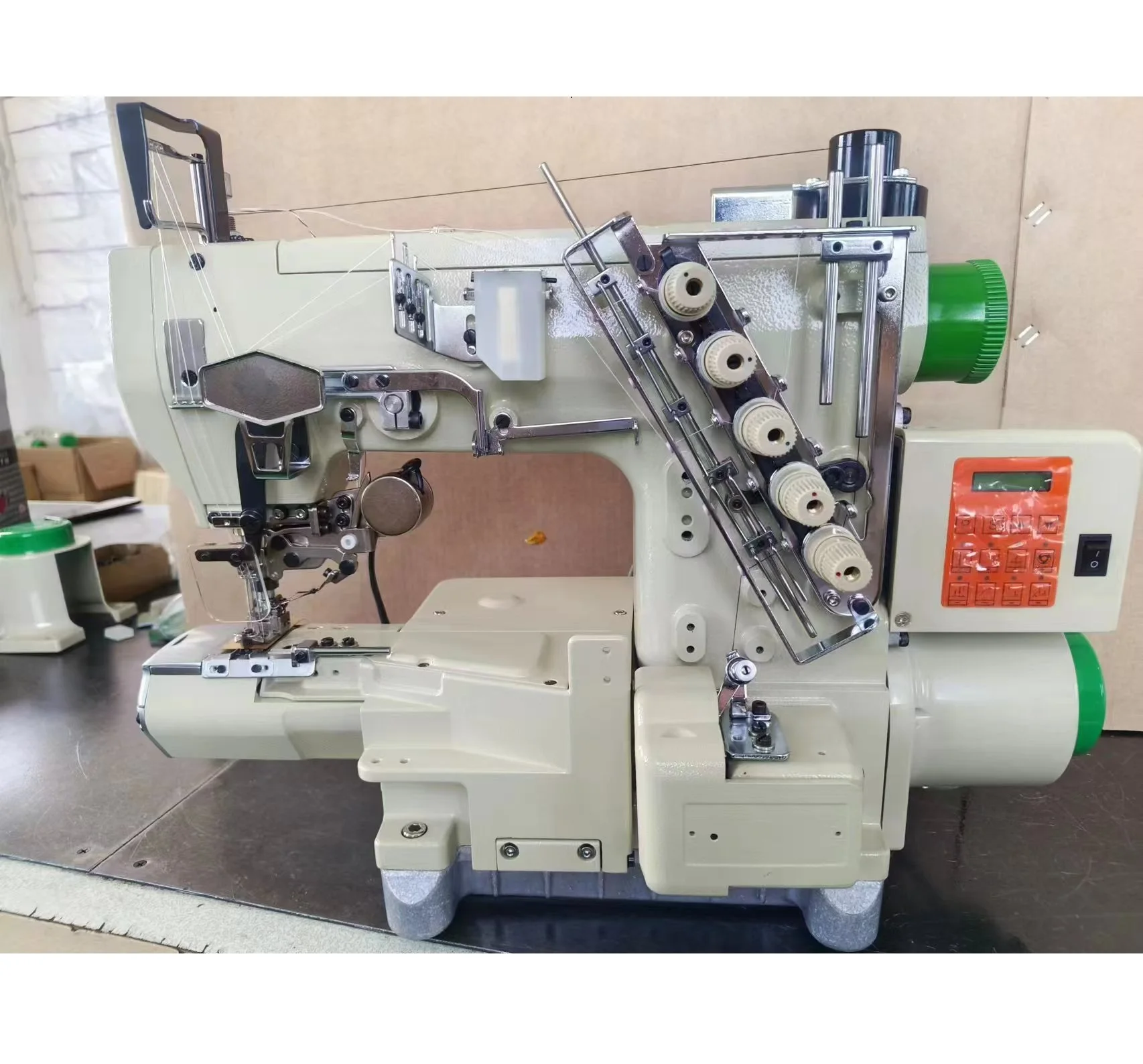 Мини-швейная машина с автоматической блокировкой