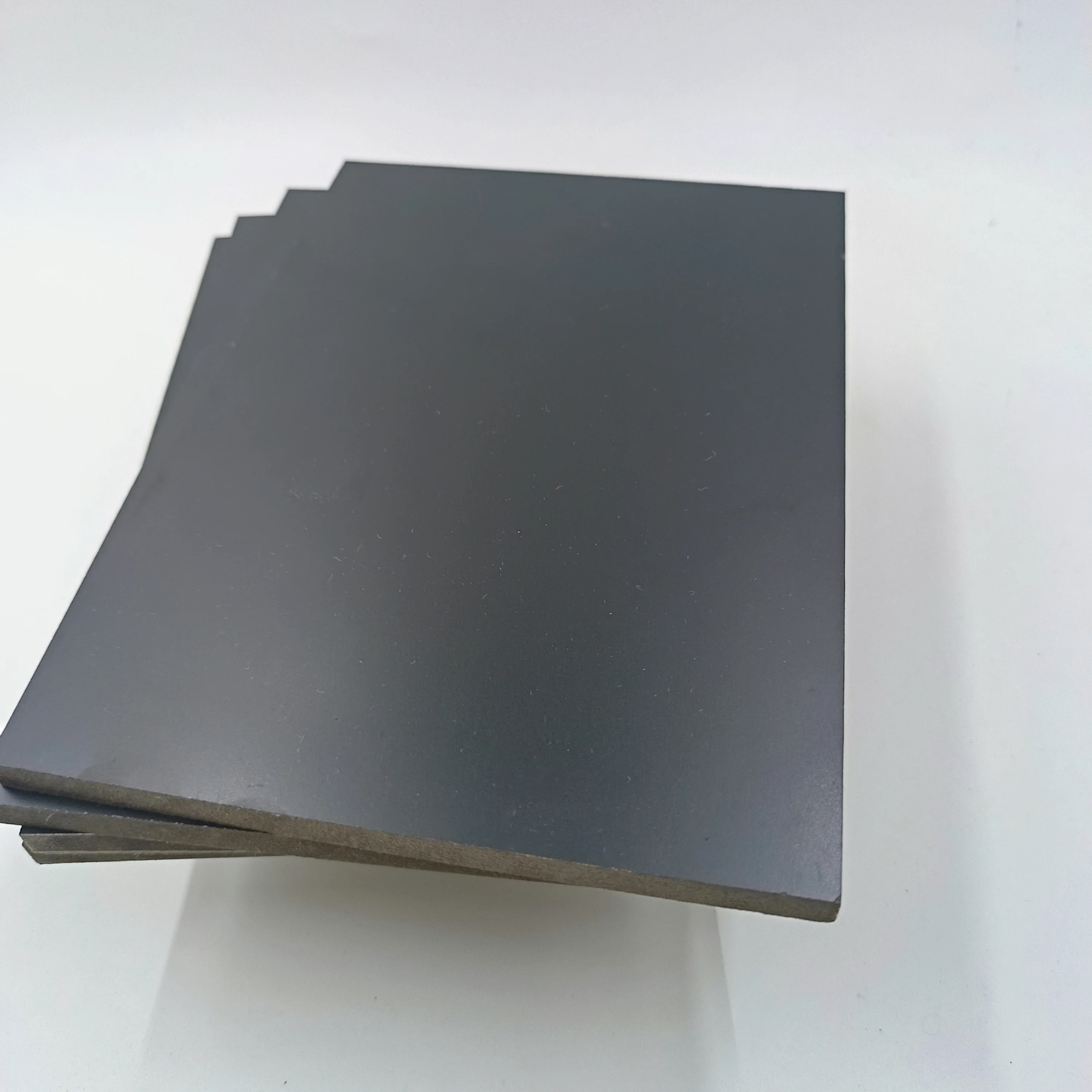 JIS to Japan Market MDF 18mm  Wood-Based Panel Black Melamine Carboncrystal Board Fiberboard for Wall Protection Factory Supply