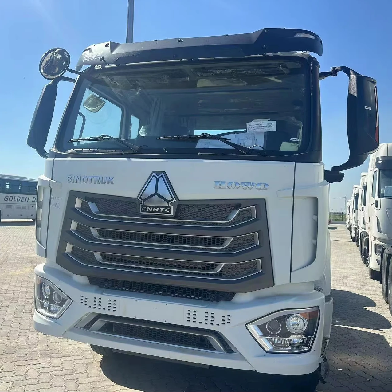 Factory Low Price Sinotruck Howo NX 6*4 Tractor truck with 380 diesel engine