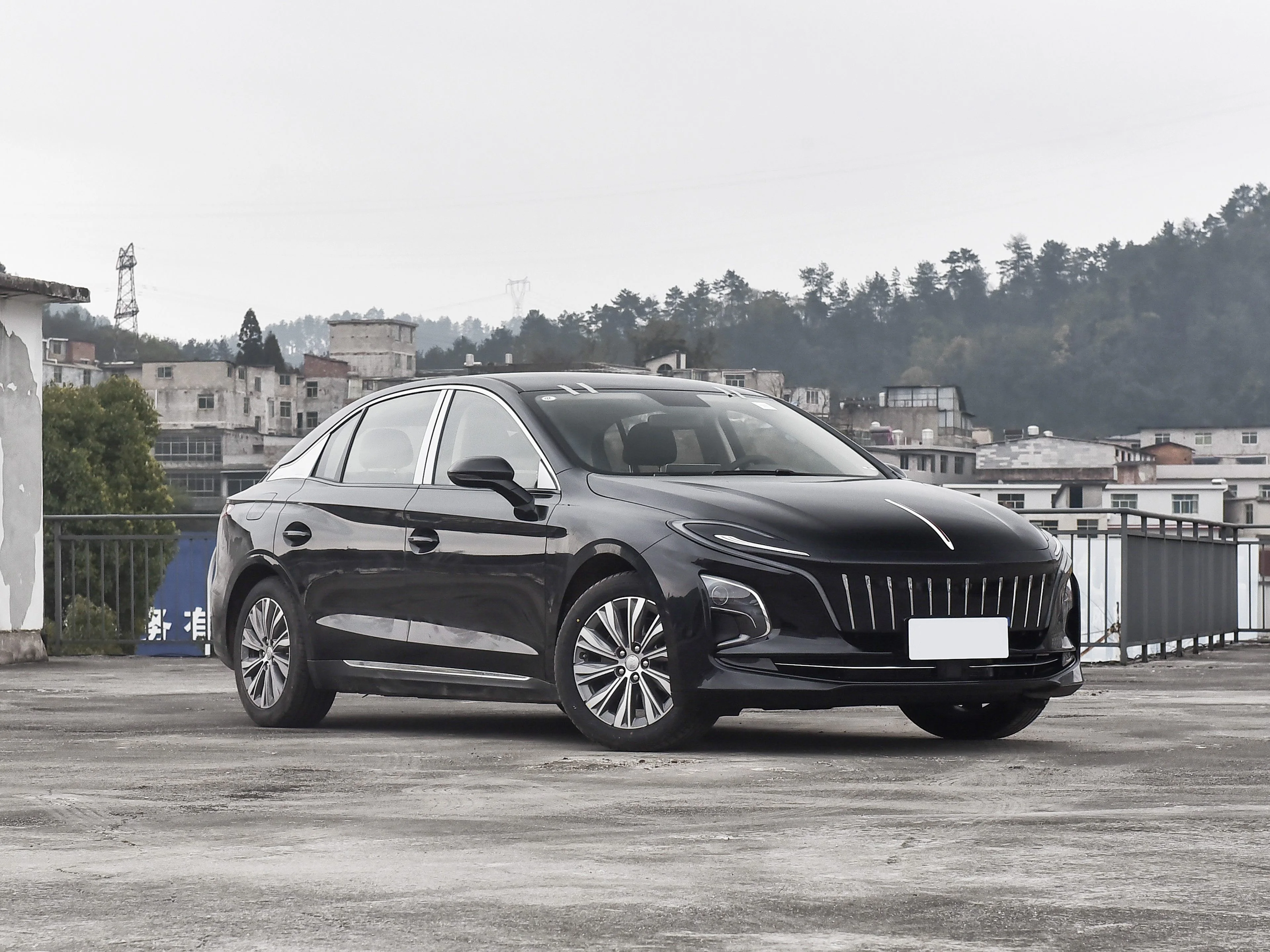 Лучшая цена Hongqi E-Qm5 2024 560 км плюс новые энергетические автомобили подержанные электродвигатель 136 пс 4-дверный 5-местный седан автомобиль