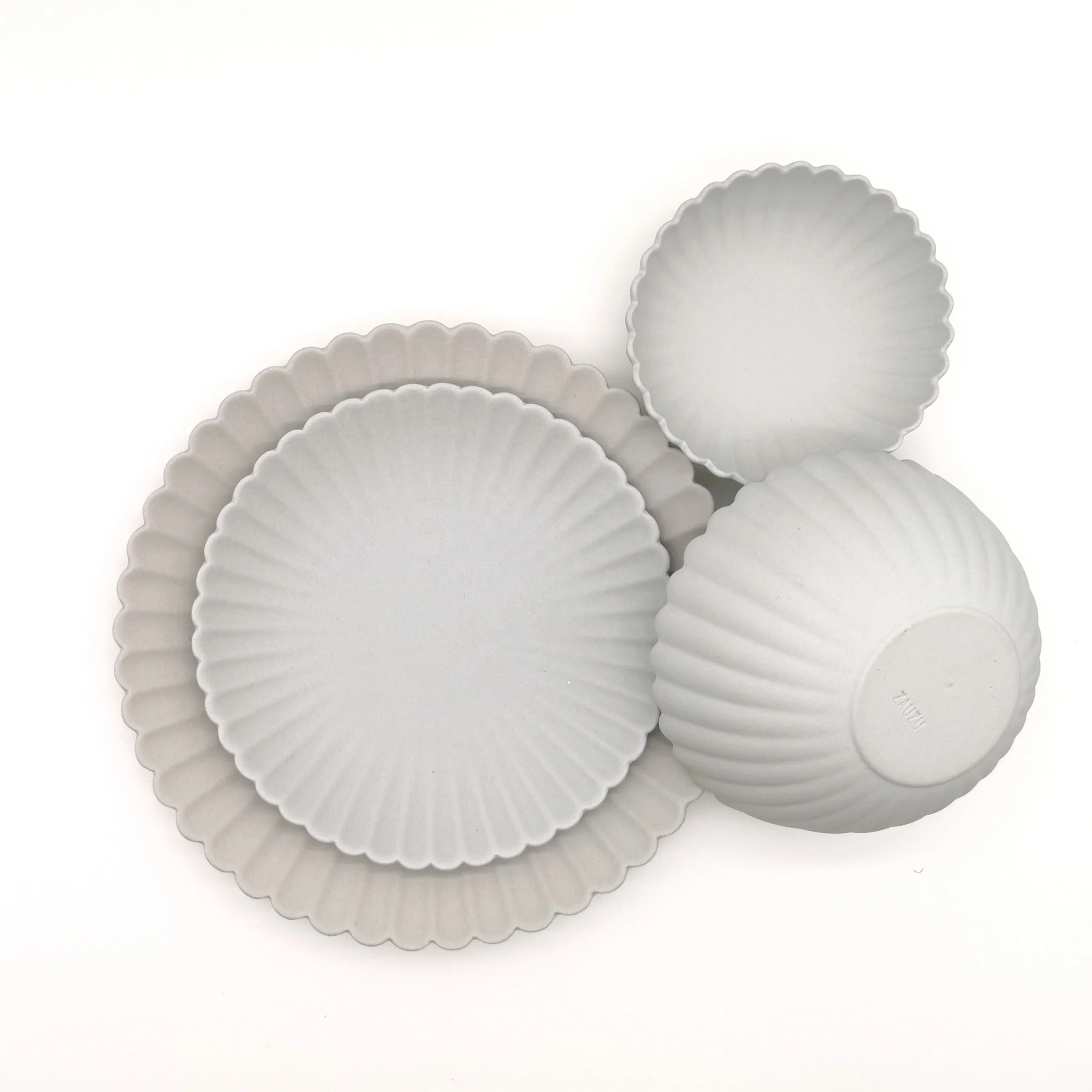 Japanese style durable fine porcelain dishes frosted scalloped dinner plates sets