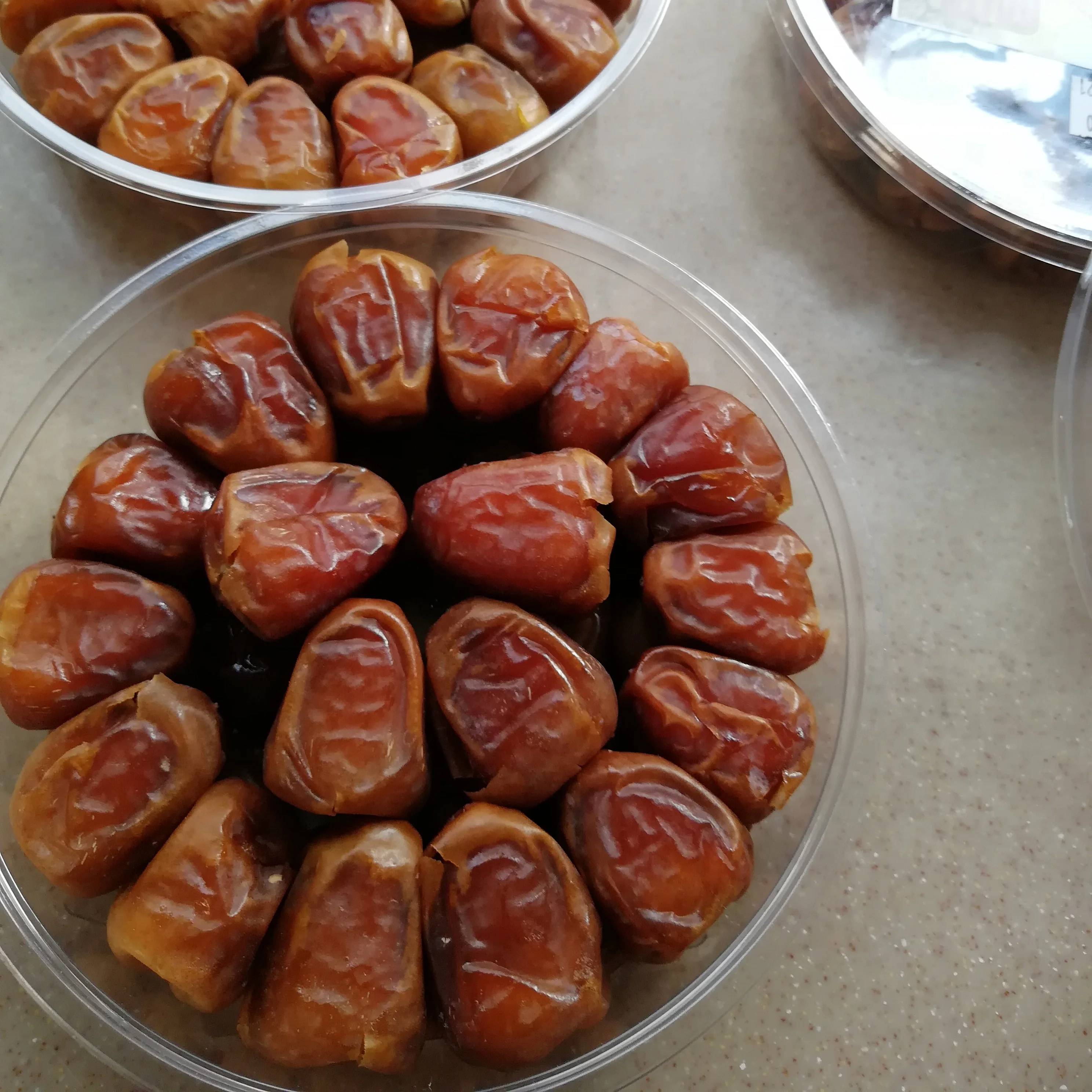 Sukkari Rutab Dates | Delicious mushy  taste & 100 % most luxury grade Saudi Dates.