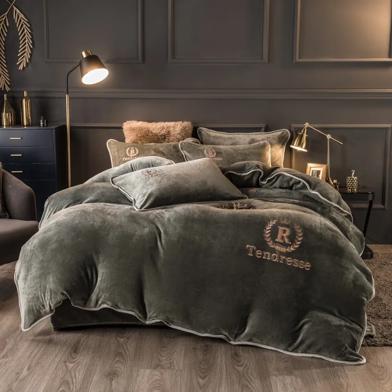 American style sleep aid velvet eco-friendly embroid winter velvet quilted cotton 4pcs bed spread