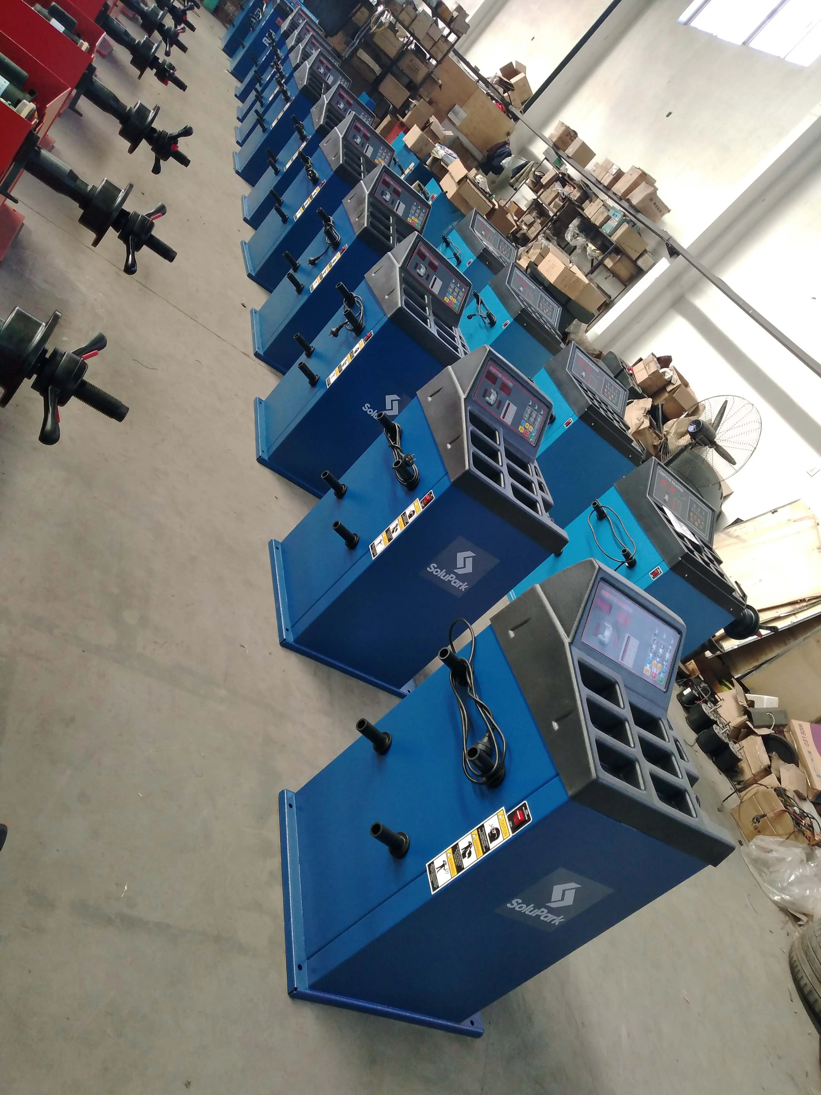 Precision Brand Customized Wheel Balancing Equipment Automatic Wheel Balancer for Car Repair