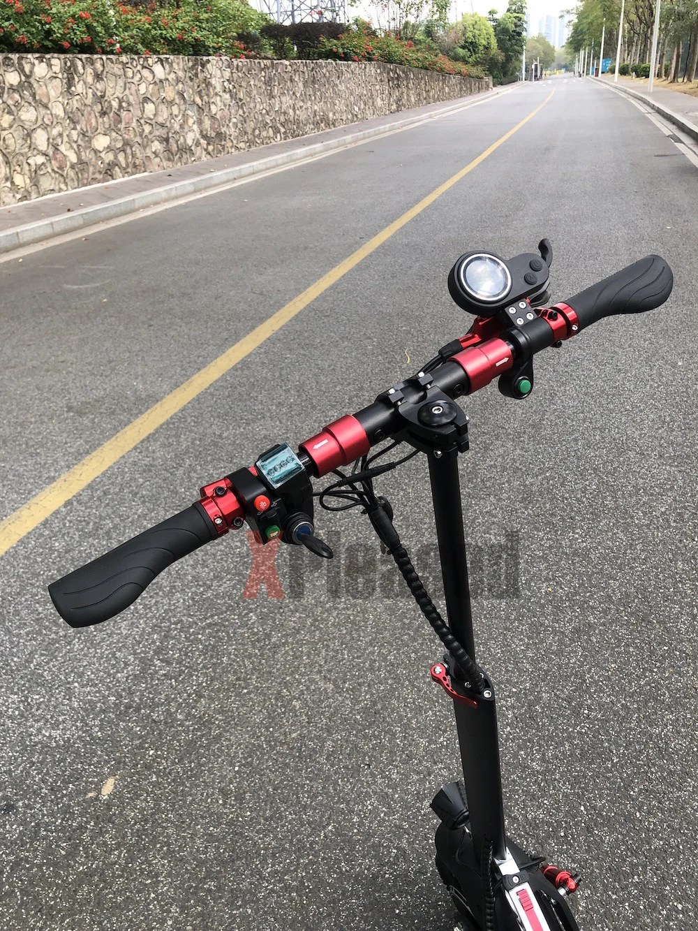 10Inch 60V 2400W Dual Motor Powerful Fat Tire Foldable Adult Electric E Scooter With Lithium Battery