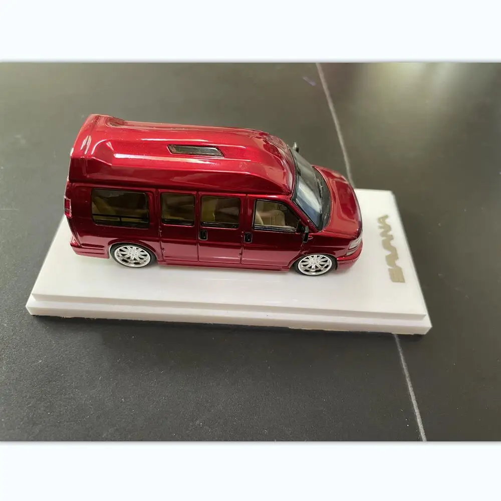 1: 43 Zinc Alloy Red Van Sedan Model Nanny Car Diecast Toys Business Car Collection Model Decoration Gift